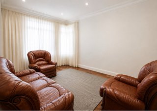 Conjunto Salón Piel Genuina y Madera Noble