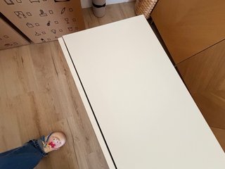 Mueble TV Besta Blanco Patas y Puertas Lacado