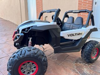Buggy 4x4 con suspensión independiente