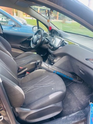 Peugeot 208 2012