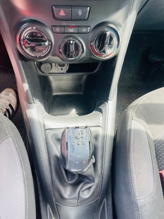Peugeot 208 2012