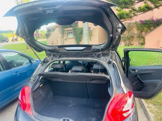 Peugeot 208 2012