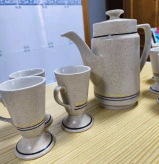 Juego de café de gres con tazas
