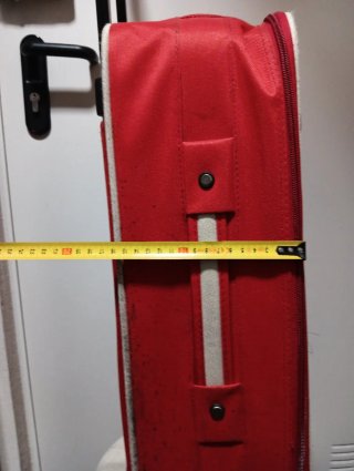 Maleta de viaje roja