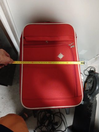 Maleta de viaje roja