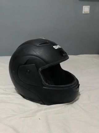 Casco de moto negro