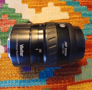 Cámara Minolta Dynax 300si con objetivo