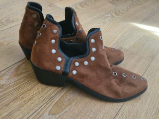Botines cowboy tachuelas marrones T41