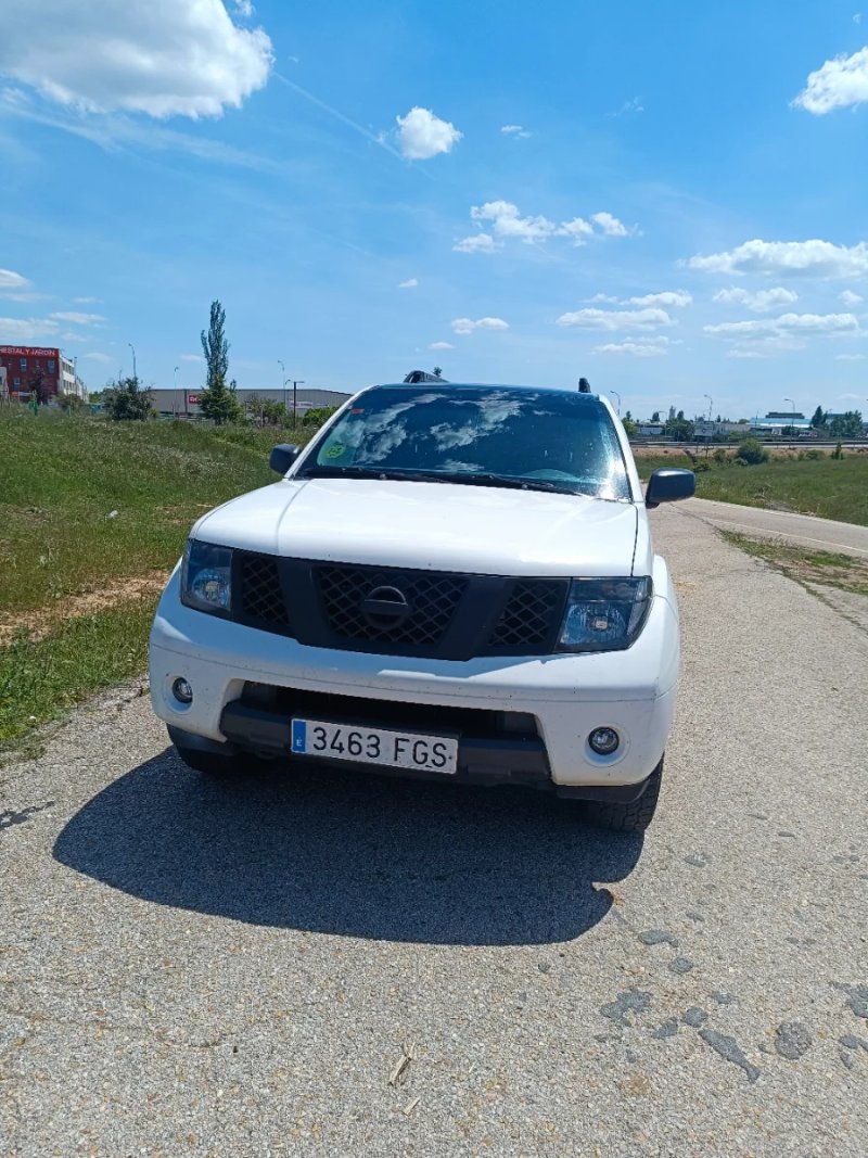 Nissan Pathfinder 2006 - foto 1