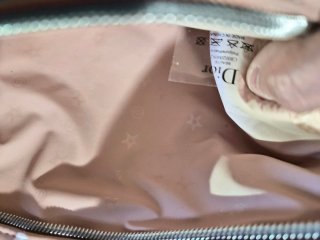 Neceser Dior Rosa con Detalles Plateados