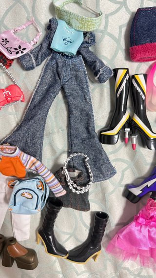 Set di Abbigliamento e Accessori per Bratz