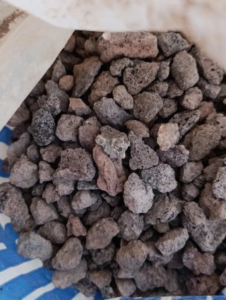 Bolsa de piedra negra, blanca o volcánica