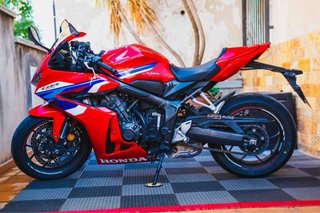Honda CBR650R 2024 E-clutch A2