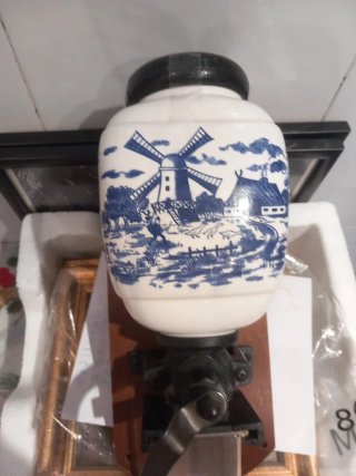 Molino de café antiguo decorado