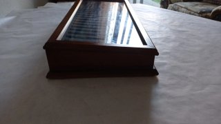 Espositore per penne stilografiche in legno e vetro