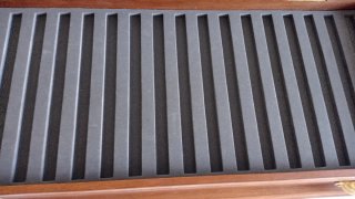 Espositore per penne stilografiche in legno e vetro