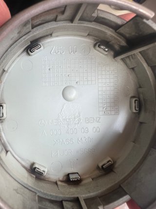 Embellecedor central  Mercedes Benz originales 7,5