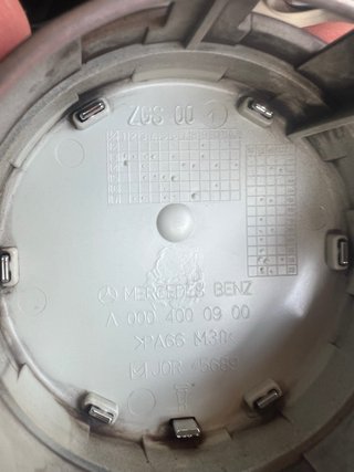 Embellecedor central  Mercedes Benz originales 7,5