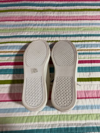 Zapatillas Blancas con Estrella Rosa