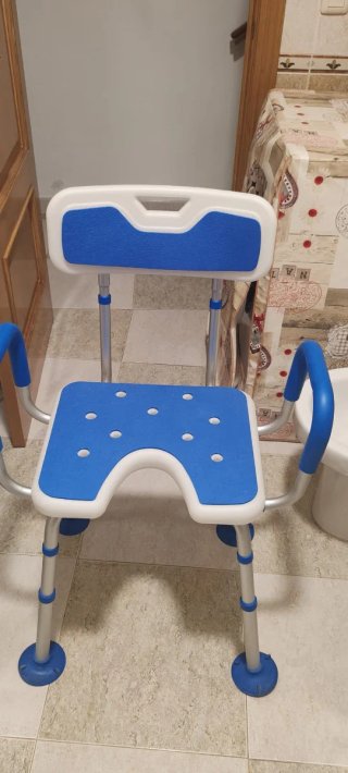 Silla de ducha azul y blanca