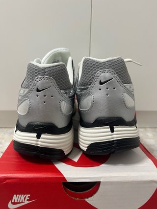 Zapatillas Nike P-6000 Plata y Blanco