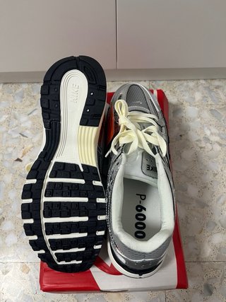 Zapatillas Nike P-6000 Plata y Blanco