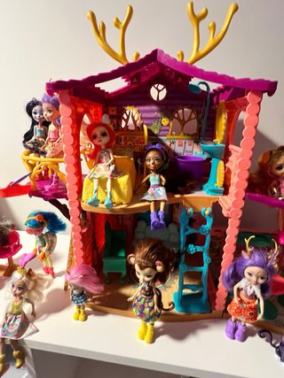 Casa Muñecas Enchantimals + Muñecas