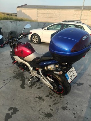Suzuki GSR 600