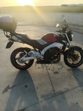 Suzuki GSR 600