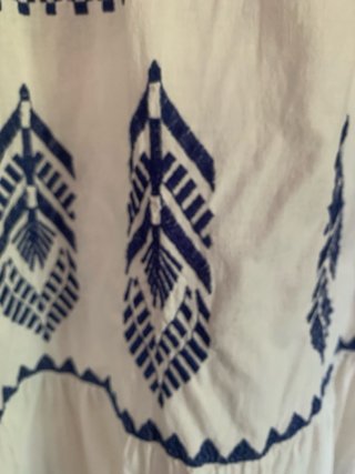 Vestido blanco largo bordado azul