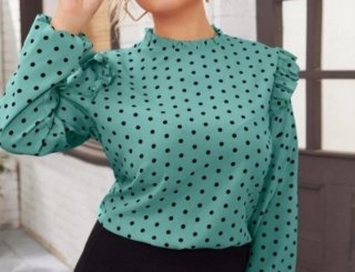 Blusa con Lunares Negros