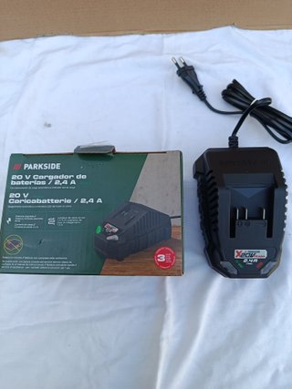 Cargador de baterias Parkside 20V 2,4A