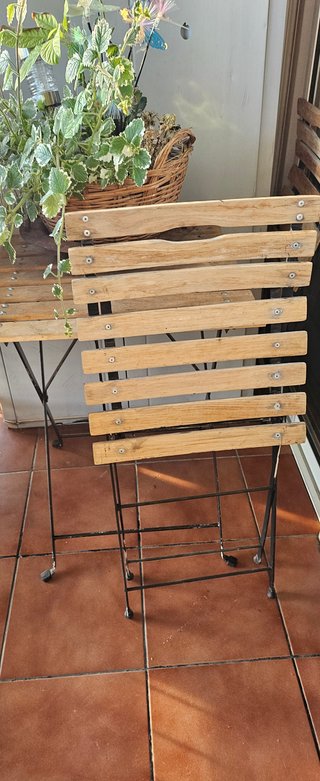 Mesa y 2 Sillas Plegables Madera y Metal