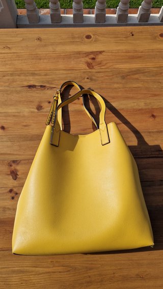 Borsa a spalla in simil pelle gialla