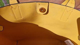 Borsa a spalla in simil pelle gialla