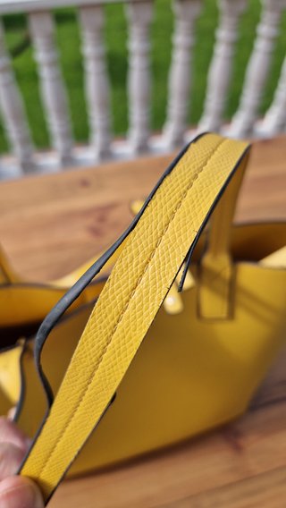 Borsa a spalla in simil pelle gialla