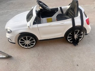 Coche eléctrico infantil Mercedes AMG