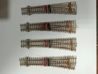 4 Desvíos HO Peco SL-E1095 Electrofrog usados