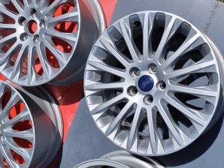 +REGALOS Llantas Ford Focus 17