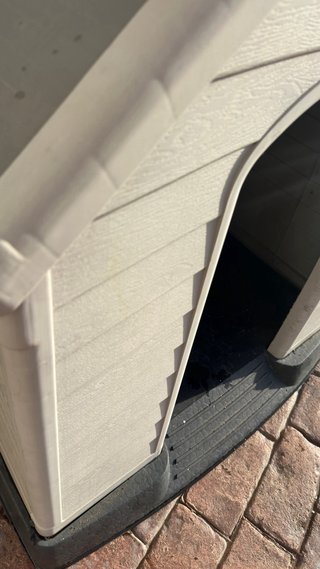 Caseta para perro color beige y gris