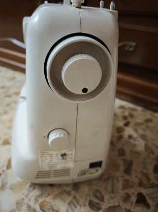 Máquina de coser Victoria