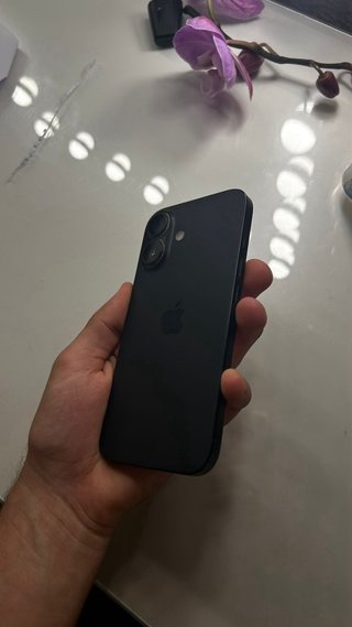 iPhone 16 Negro