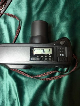 Nikon TW Zoom 85 Cámara Analógica