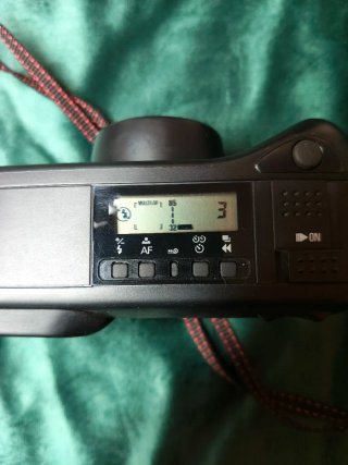 Nikon TW Zoom 85 Cámara Analógica