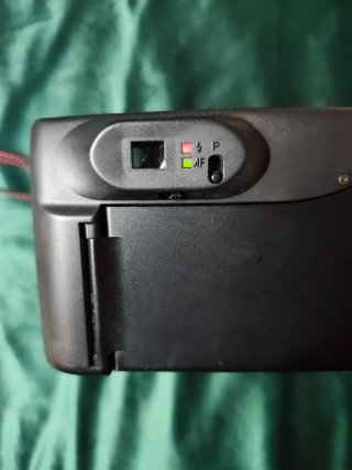 Nikon TW Zoom 85 Cámara Analógica