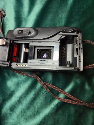 Nikon TW Zoom 85 Cámara Analógica