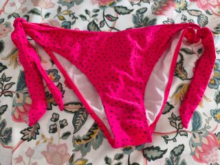 Braga bikini fucsia lunares