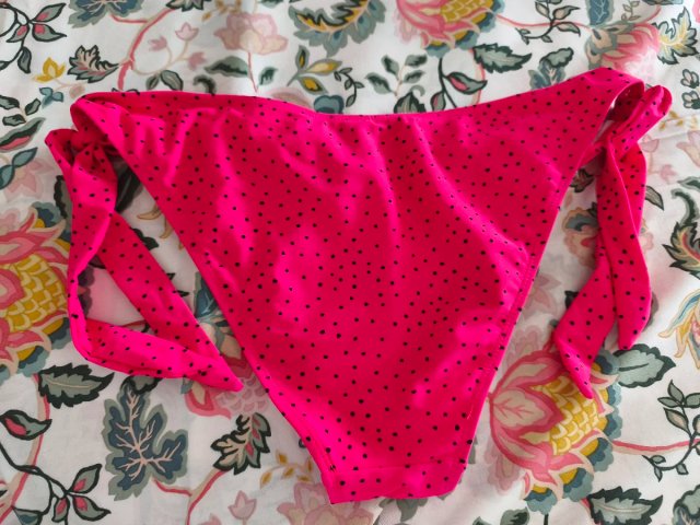 Braga bikini fucsia lunares