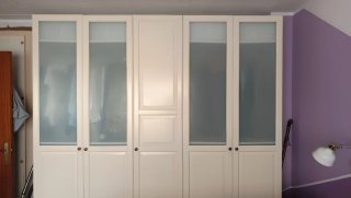 Armario blanco de madera