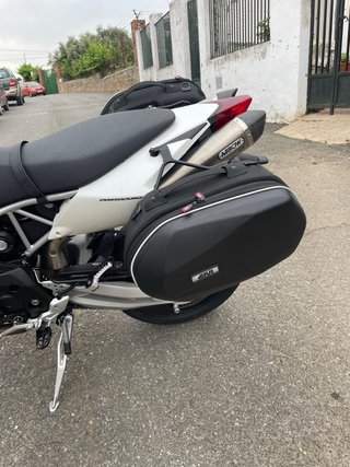 Aprilia Dorsoduro - 750cc - 14.200km